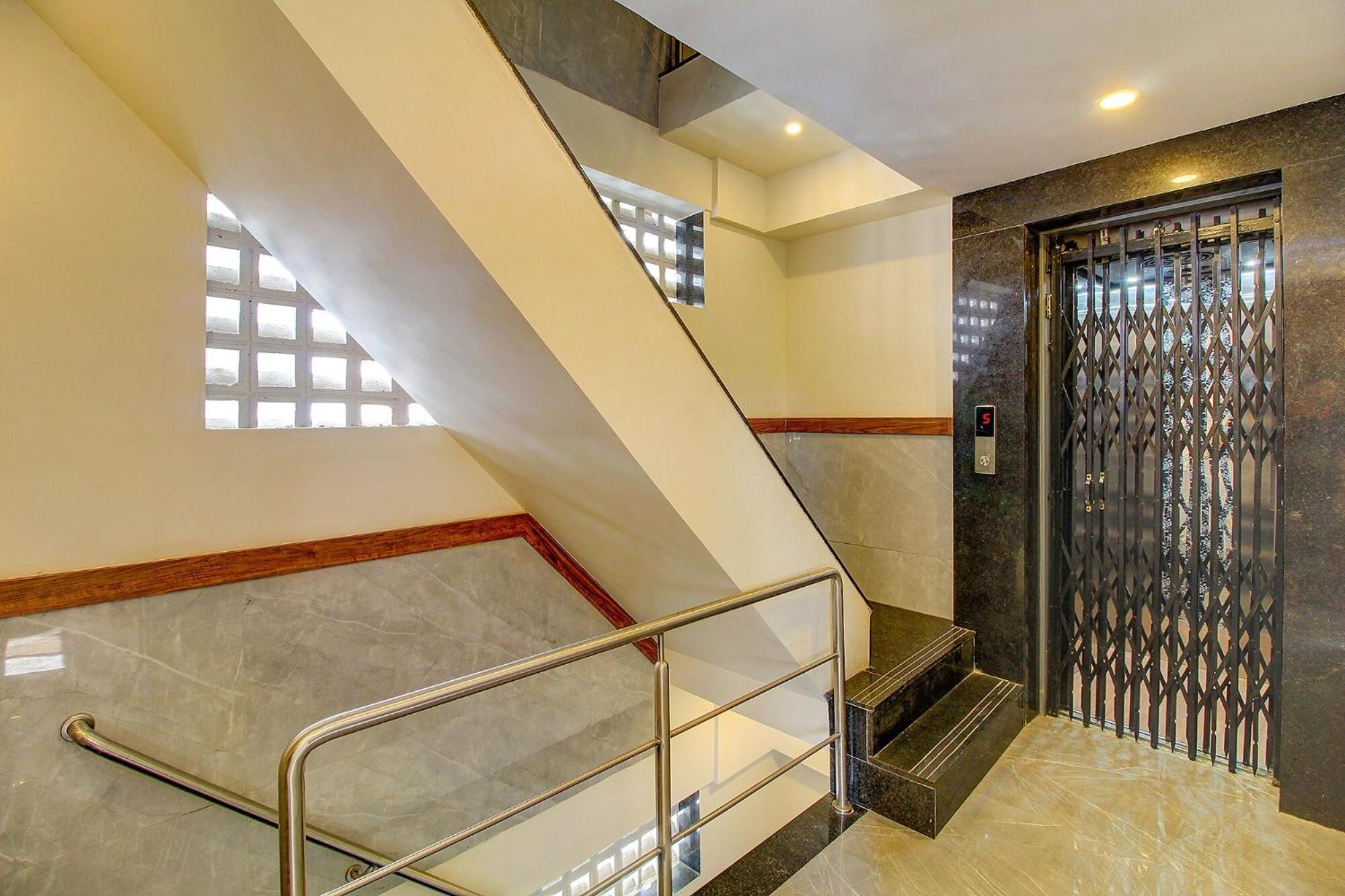 Fabhotel Peninsula - Nr Csmt Station Mumbai Exterior photo